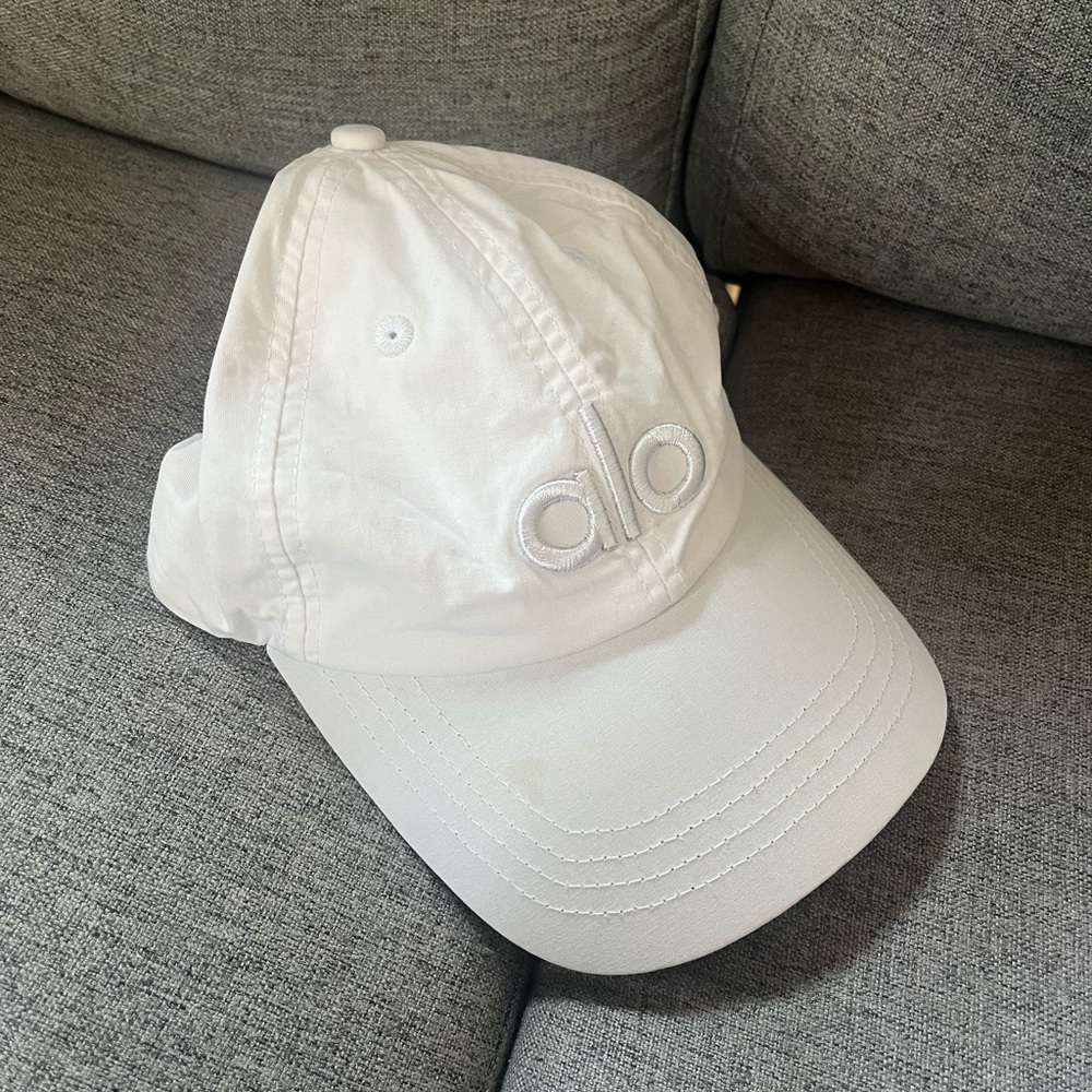 white Alo Yoga hat
